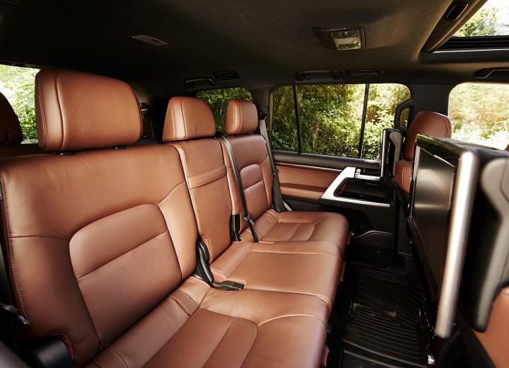 Caractéristiques techniques de Toyota Land Cruiser 200 Restyling II - picture 9