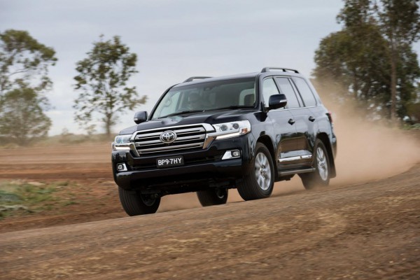 Toyota Land Cruiser Land Cruiser 200 Restyling II 4.5d AT (249hp) 4x4