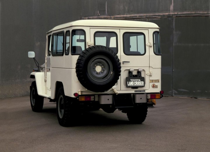 Технически характеристики за Toyota Land Cruiser 40 - picture 2