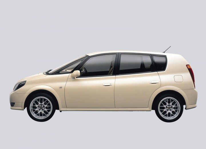 Especificaciones técnicas de Toyota Opa - picture 2