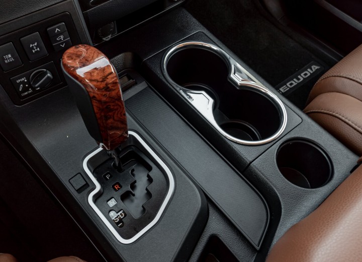Технические характеристики о Toyota Sequoia II Restyling - picture 9