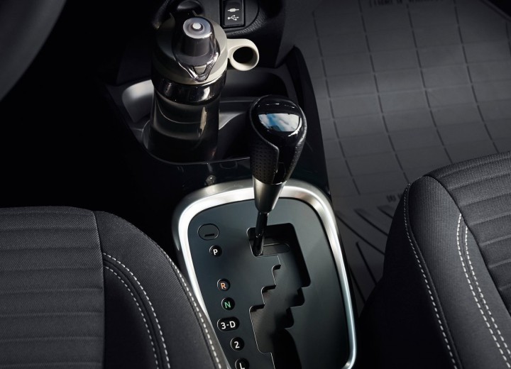 Especificaciones técnicas de Toyota Yaris III Restyling - picture 11
