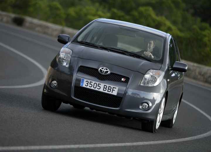 Especificaciones técnicas de Toyota Yaris (P2) - picture 2