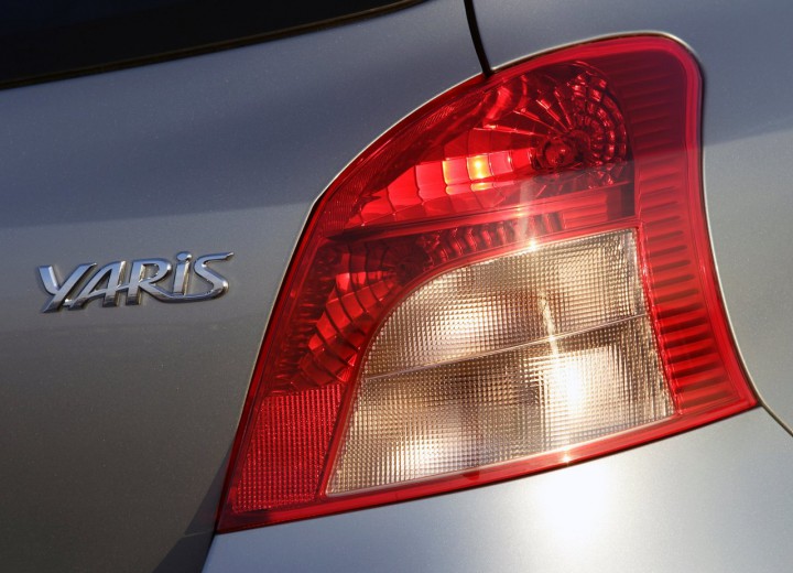 Especificaciones técnicas de Toyota Yaris (P2) - picture 12