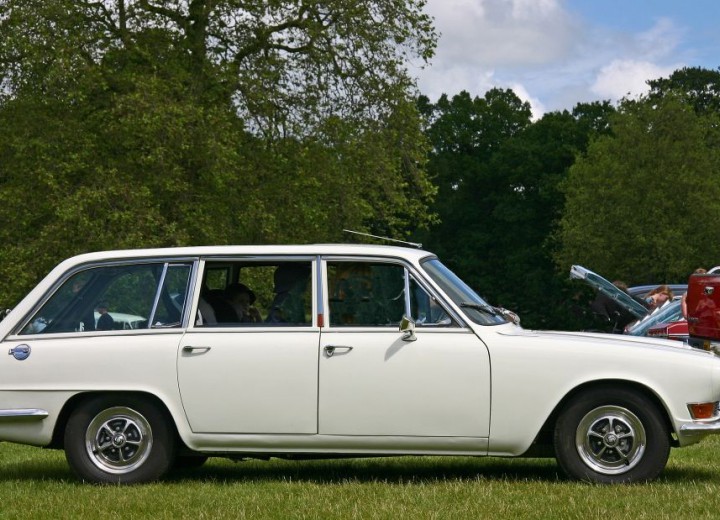 Especificaciones técnicas de Triumph 2.5 PI MK I Estate - picture 2