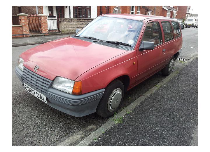 Технические характеристики о Vauxhall Astra Mk II Estate - picture 2