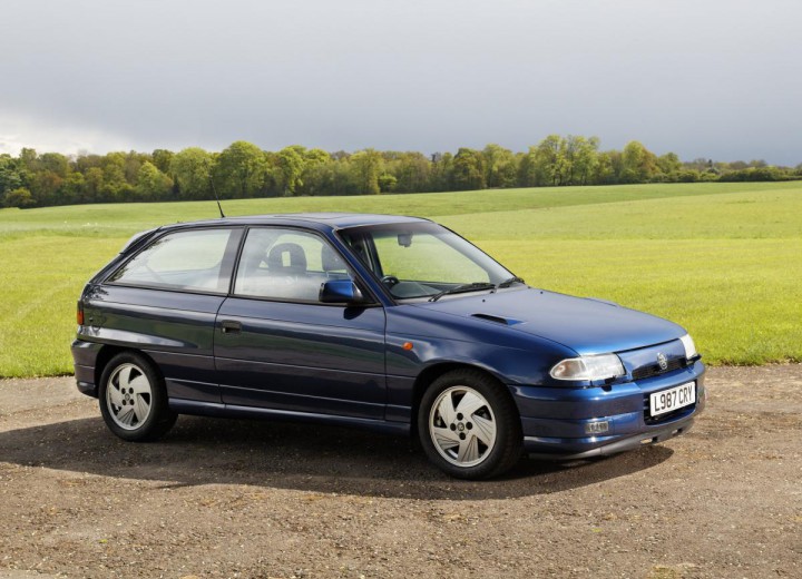 Technical specifications and characteristics for【Vauxhall Astra Mk III CC】 - picture 1