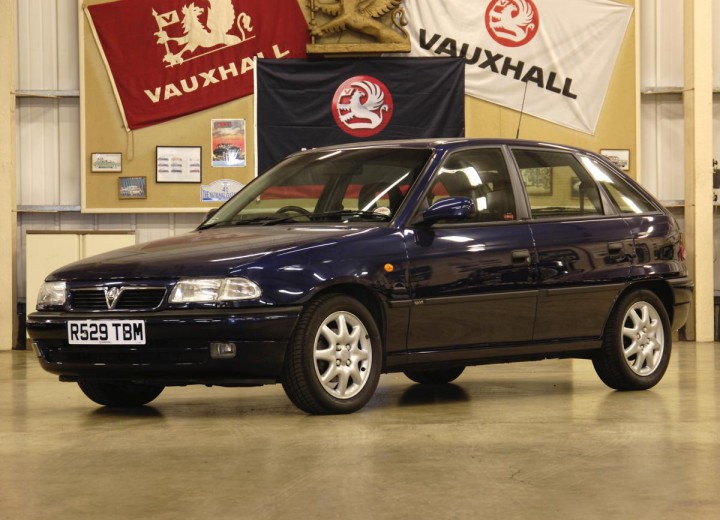 Caratteristiche tecniche di Vauxhall Astra Mk III - picture 1