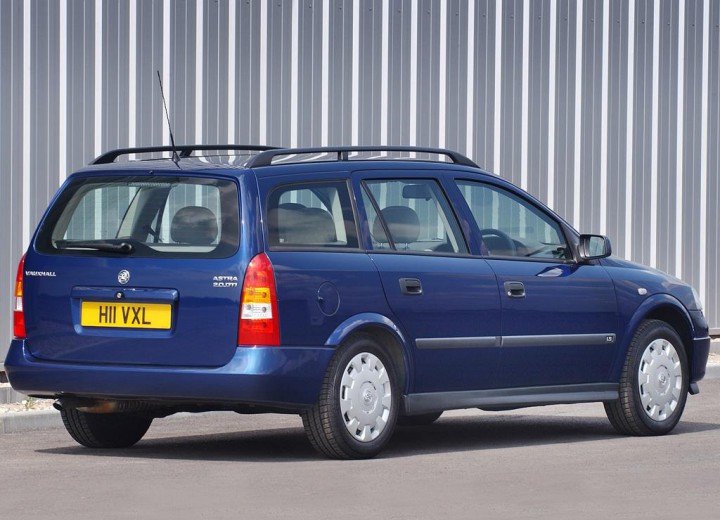 Technical specifications and characteristics for【Vauxhall Astra Mk IV Estate】 - picture 3