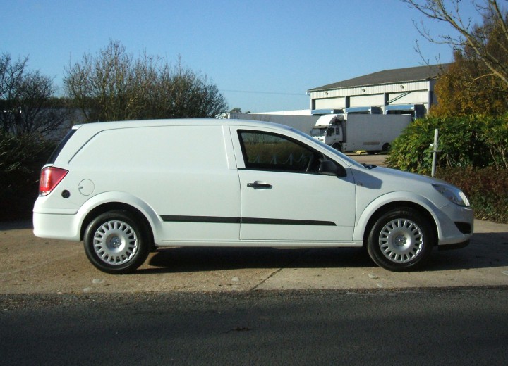 Технические характеристики о Vauxhall Astravan Mk IV - picture 2