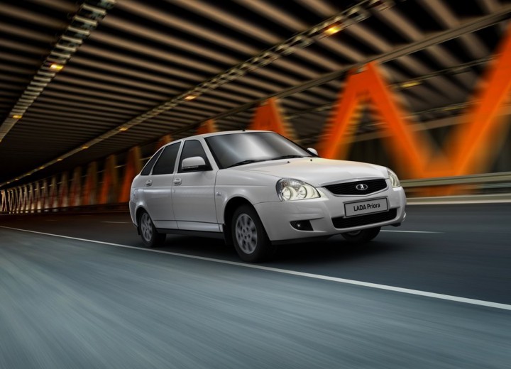 Technische Daten und Spezifikationen für VAZ (Lada) Priora I Hatchback Restyling - picture 2
