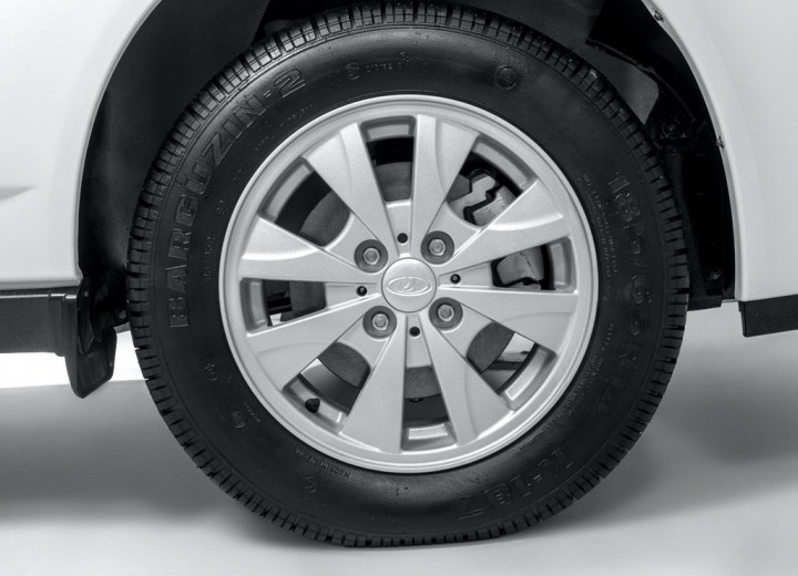 Technische Daten und Spezifikationen für VAZ (Lada) Priora I Sedan Restyling - picture 13