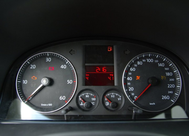 Technical specifications and characteristics for【Volkswagen Caddy Maxi Life】 - picture 9