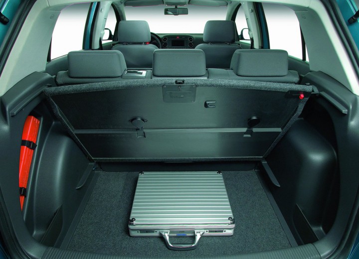 Technical specifications and characteristics for【Volkswagen Golf V Plus】 - picture 10