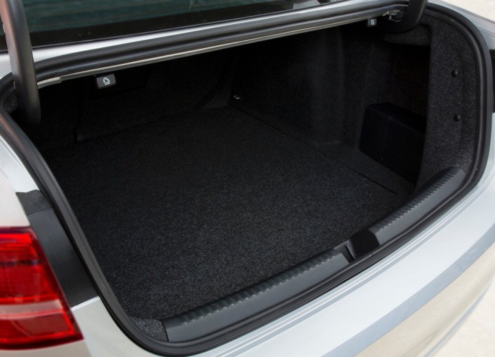 Especificaciones técnicas de Volkswagen Jetta VI Restyling - picture 11