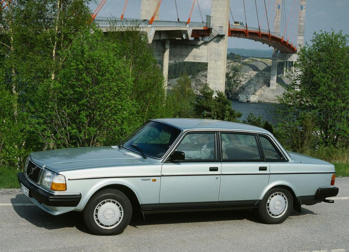 Технически характеристики за Volvo 240 (P242,P244) - picture 7