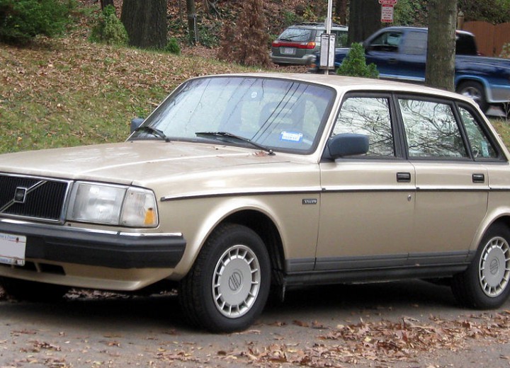 Технически характеристики за Volvo 240 (P242,P244) - picture 10