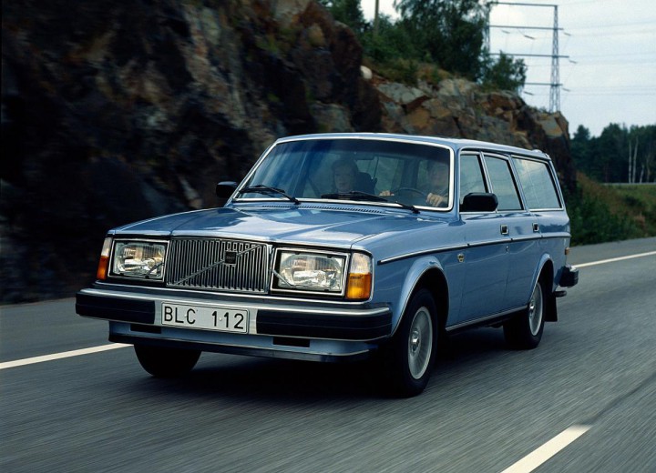 Технически характеристики за Volvo 260 Combi (P265) - picture 2