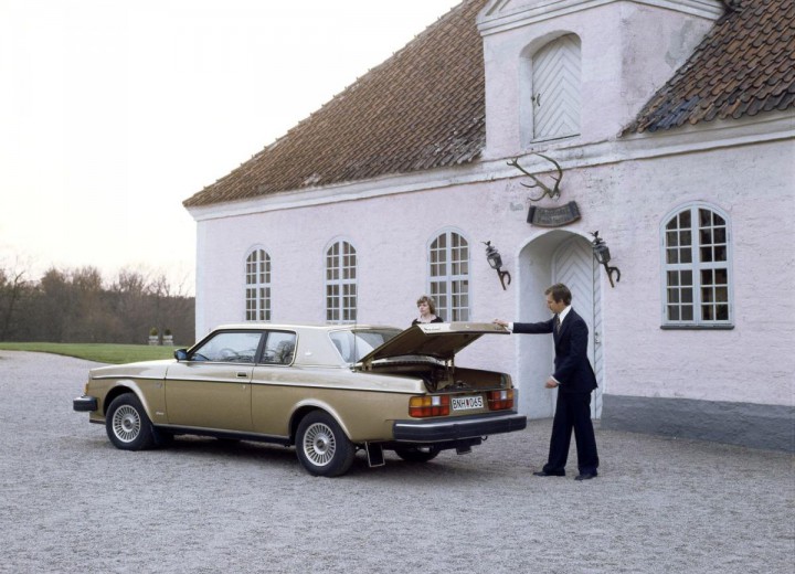 Технически характеристики за Volvo 260 Coupe (P262) - picture 4