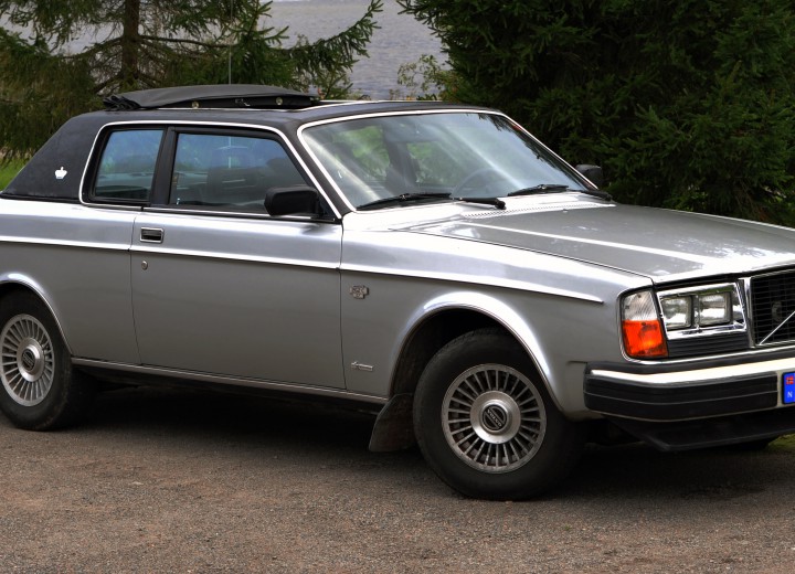 Технически характеристики за Volvo 260 Coupe (P262) - picture 2
