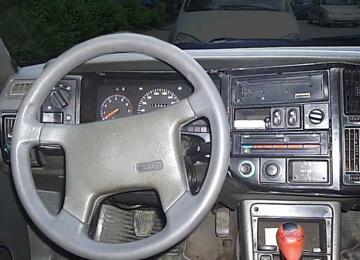 Technical specifications and characteristics for【Volvo 460 L (464)】 - picture 6