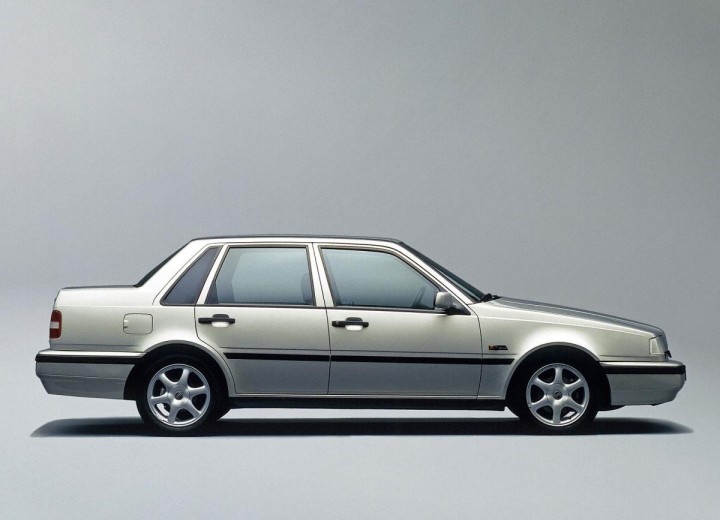 Technical specifications and characteristics for【Volvo 460 L (464)】 - picture 2