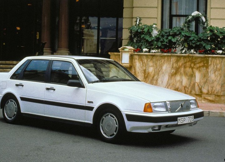 Technical specifications and characteristics for【Volvo 460 L (464)】 - picture 1