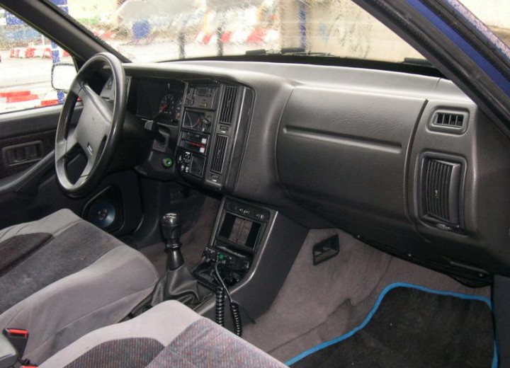 Technical specifications and characteristics for【Volvo 460 L (464)】 - picture 5