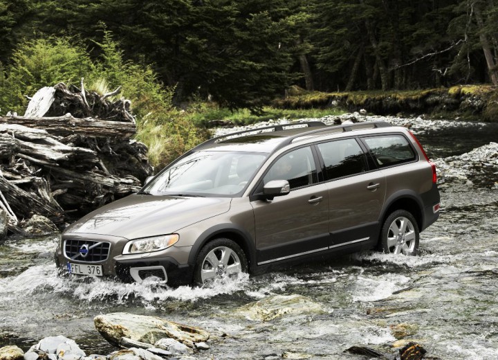 Технически характеристики за Volvo XC70 II - picture 1