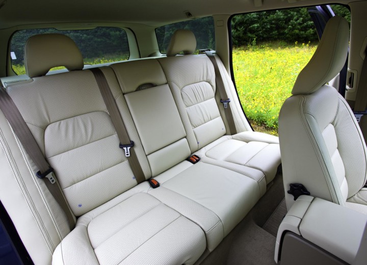 Технически характеристики за Volvo XC70 II - picture 12